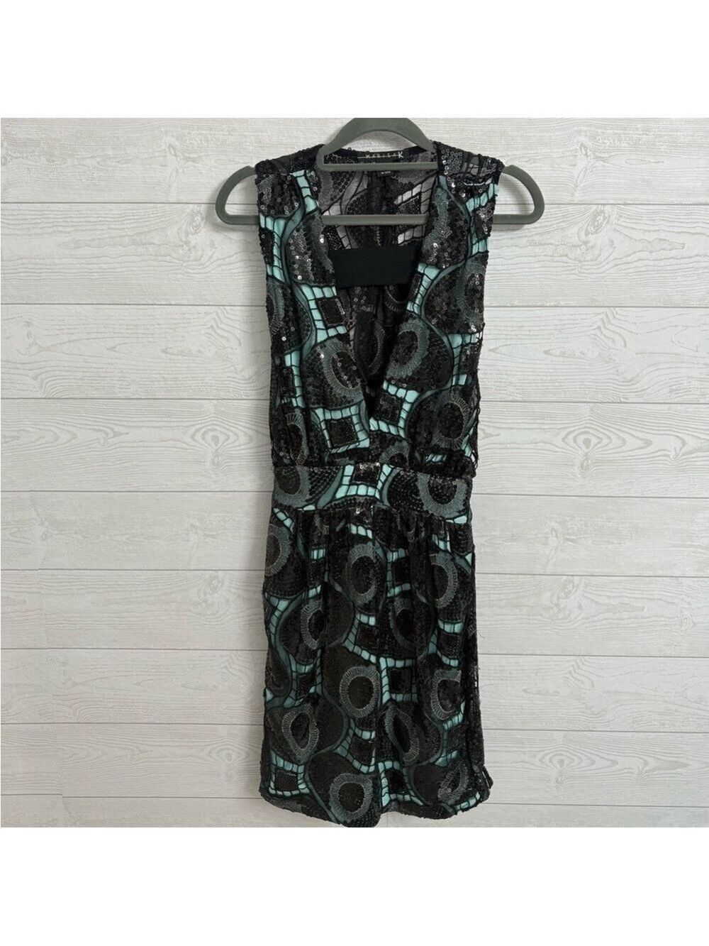 Mariska Women’s Black & Green Sequin & Lace Midi Sleeveless Dress. Size L